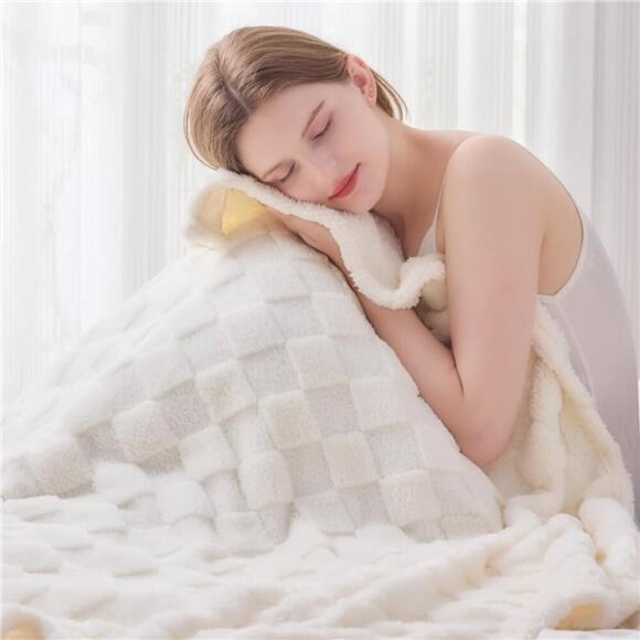 Checkered Throw Blanket, Ivory Premium Fleece 3D Throw (50"x70")) - Picture 2 of 7